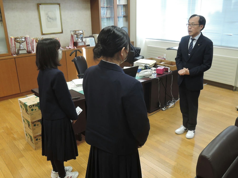 贈呈式の様子01