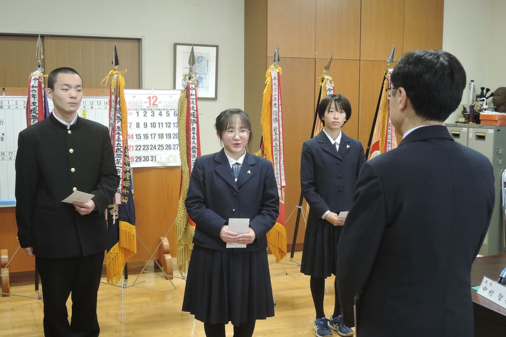 贈呈式の様子02