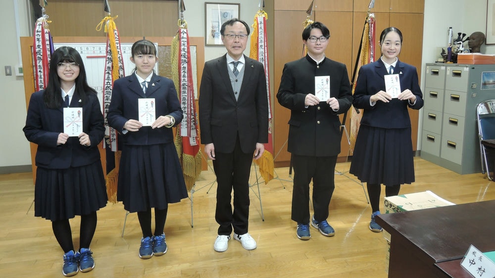 贈呈式の様子04